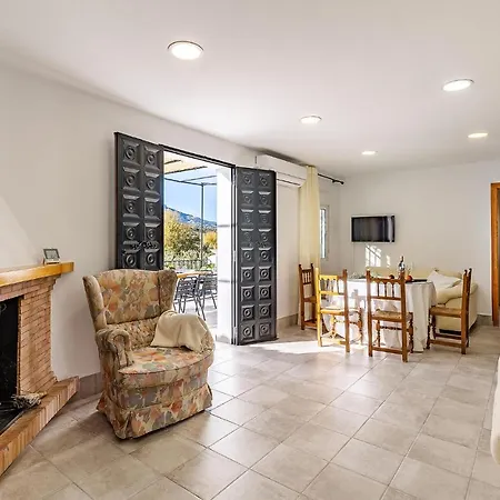 3 Bedroom In Bedmar