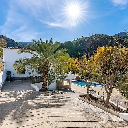 3 Bedroom In Bedmar Holiday home